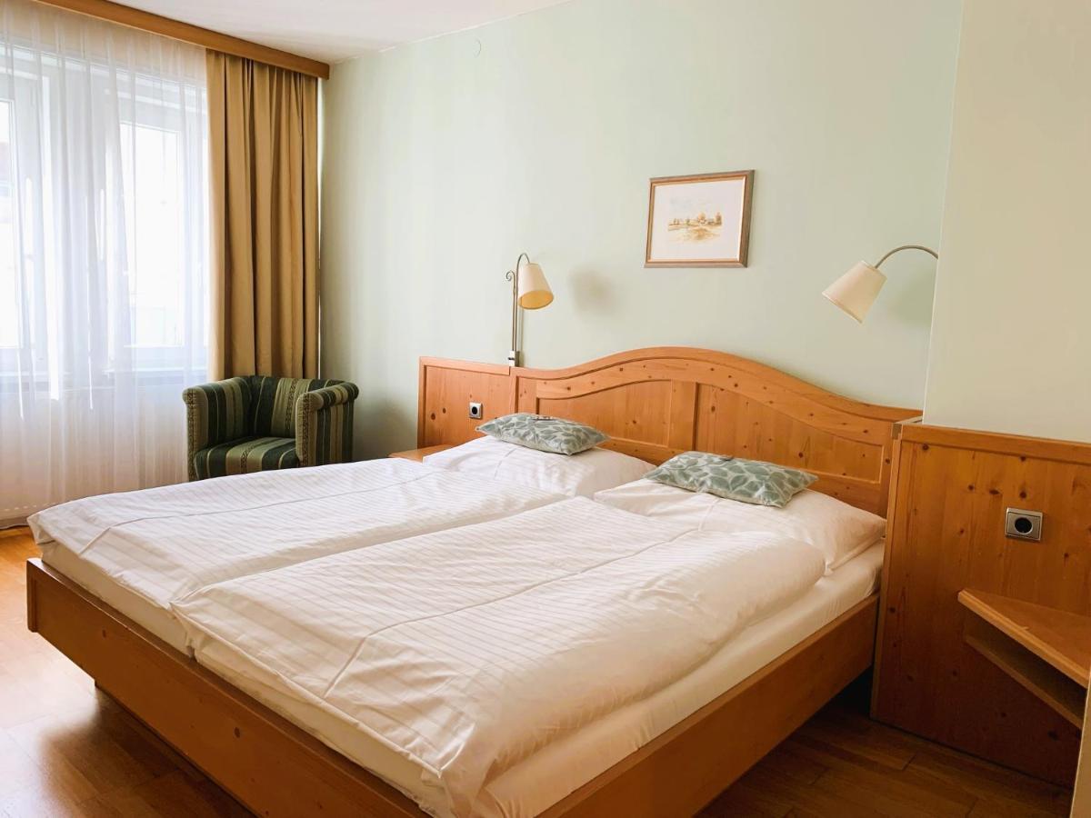 Hotel Zur Post Gumpoldskirchen Esterno foto