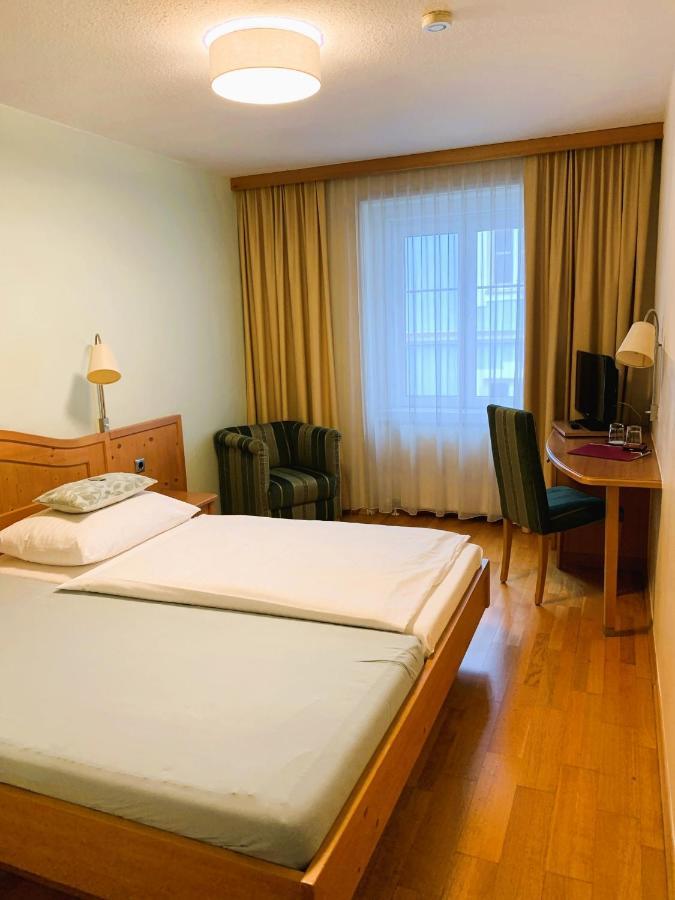 Hotel Zur Post Gumpoldskirchen Esterno foto