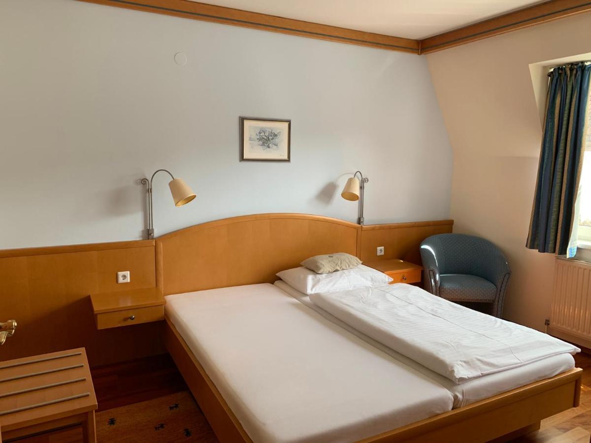 Hotel Zur Post Gumpoldskirchen Esterno foto