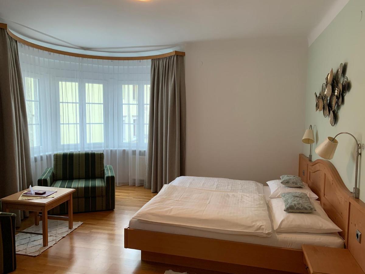 Hotel Zur Post Gumpoldskirchen Esterno foto