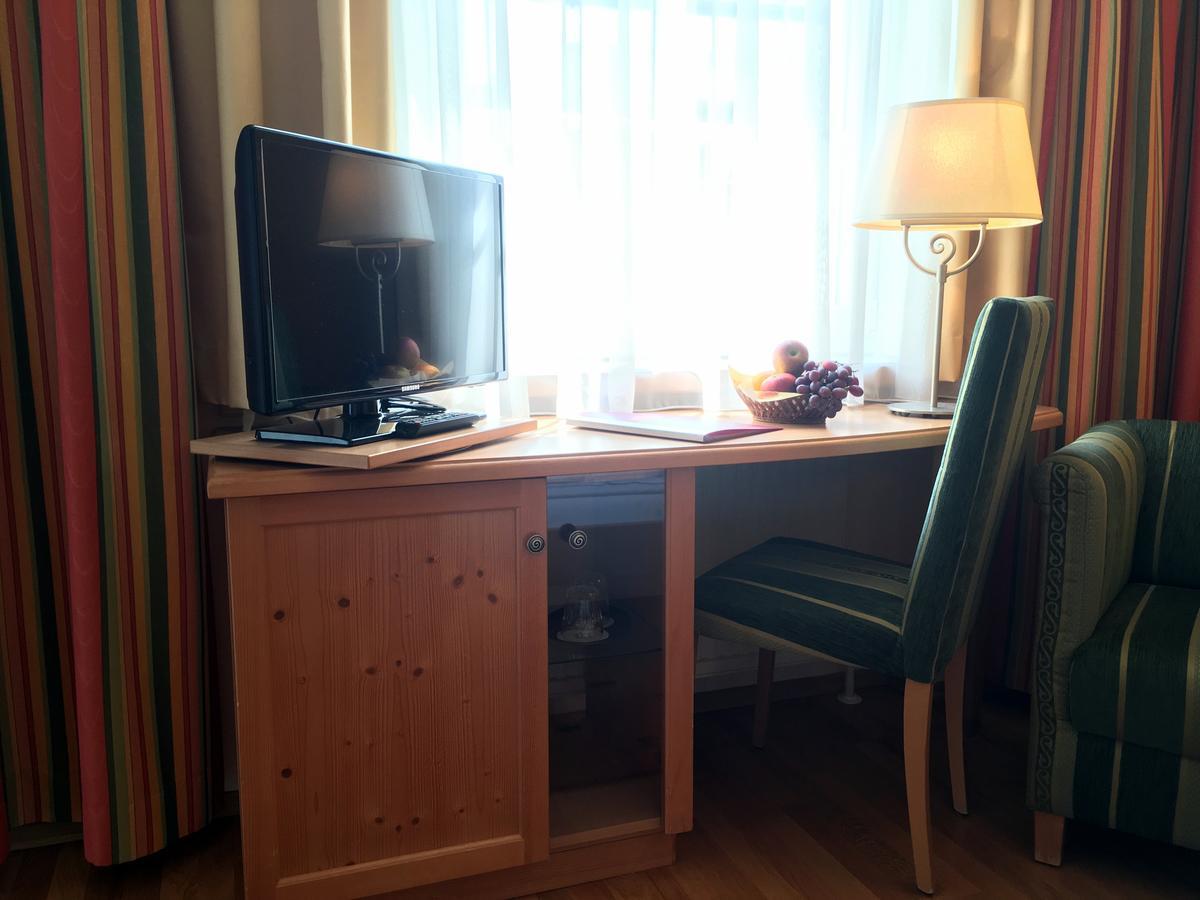 Hotel Zur Post Gumpoldskirchen Esterno foto