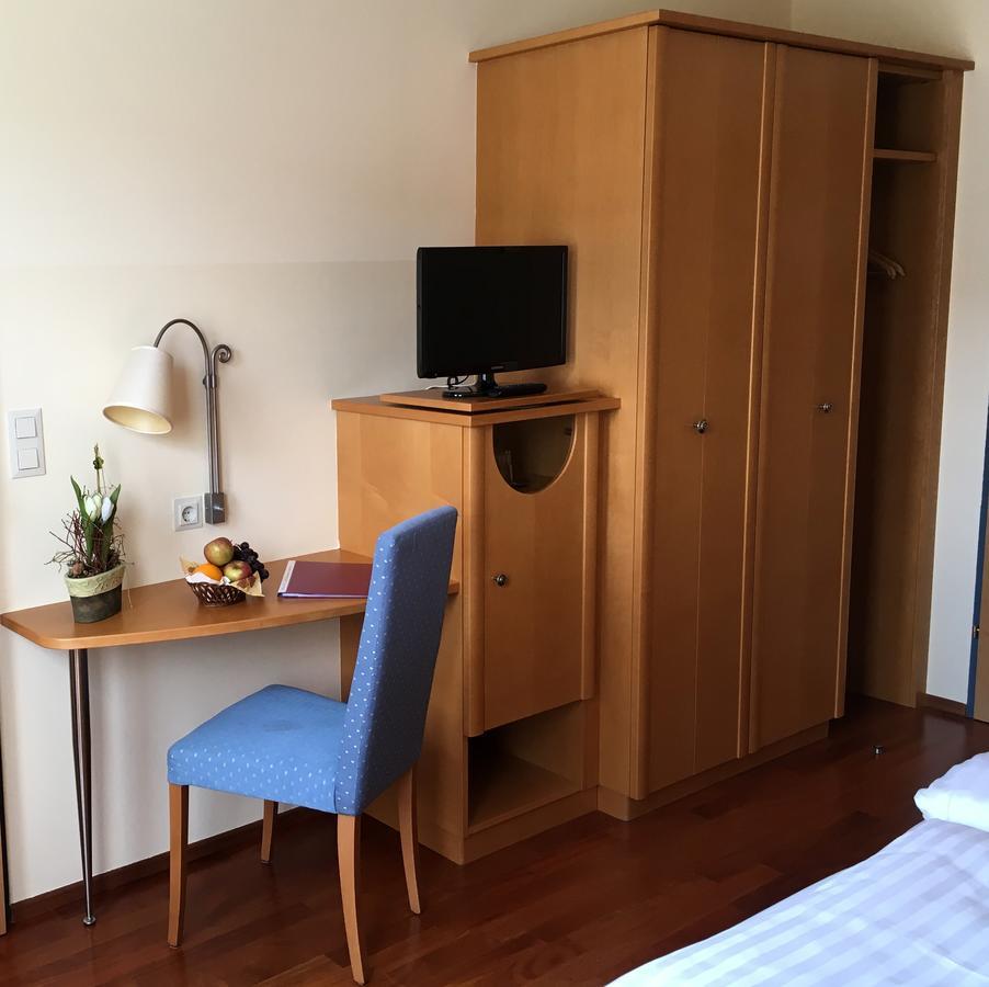 Hotel Zur Post Gumpoldskirchen Esterno foto