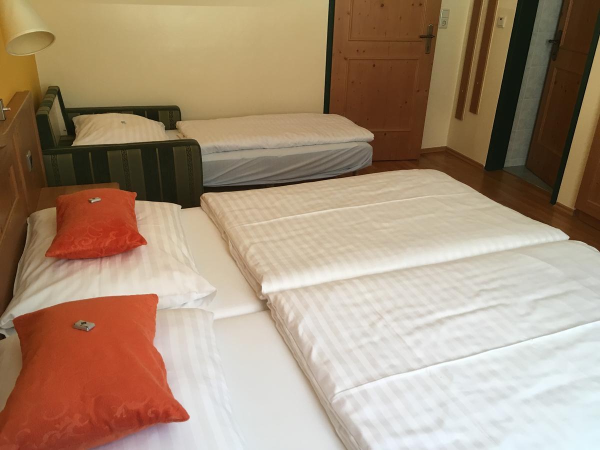 Hotel Zur Post Gumpoldskirchen Esterno foto